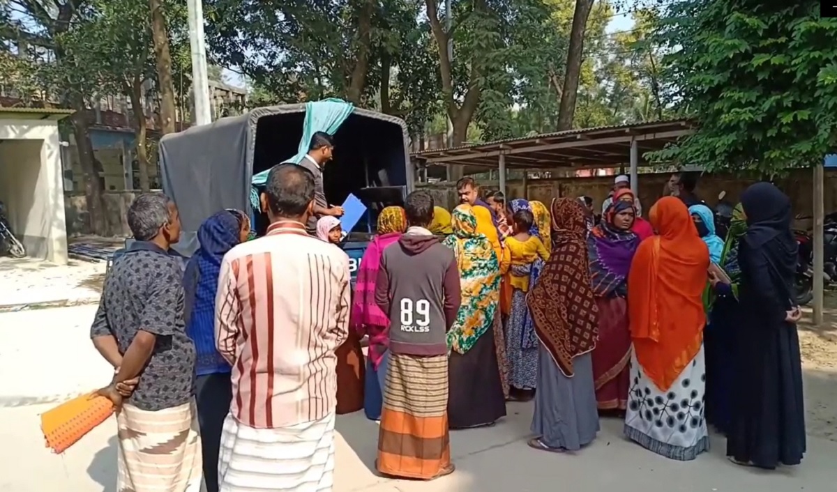 গৃহবধূর ঝুলন্ত লাশ উদ্ধার, স্বামী আটক