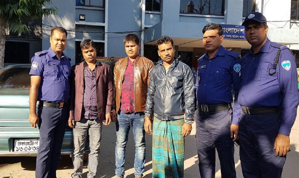 ব্রাহ্মণবাড়িয়ায় যাত্রীবেশে ছিনতাই, গ্রেফতার ৩