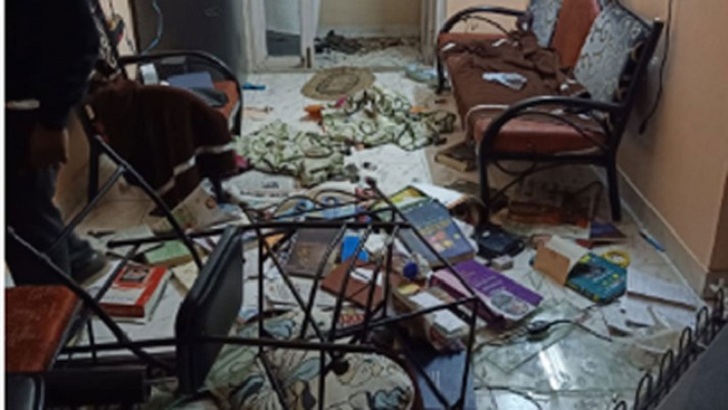 গভীর রাতে স্ত্রীর সামনে মদ খেয়ে ১৩ তলা থেকে ঝাঁপ দিলেন ডাক্তার!