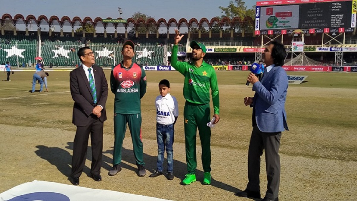 টস জিতে ব্যাটিংয়ে বাংলাদেশ