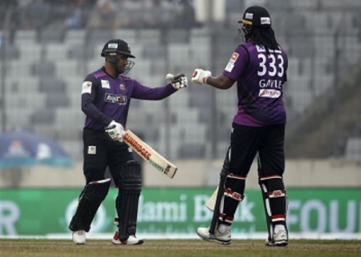 টসে জিতে ফিল্ডিং করছে রাজশাহী