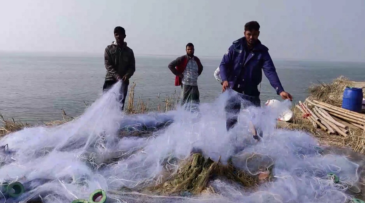 পদ্মায় অভিযানে প্রায় ৫ লাখ মিটার কারেন্ট জাল জব্দ