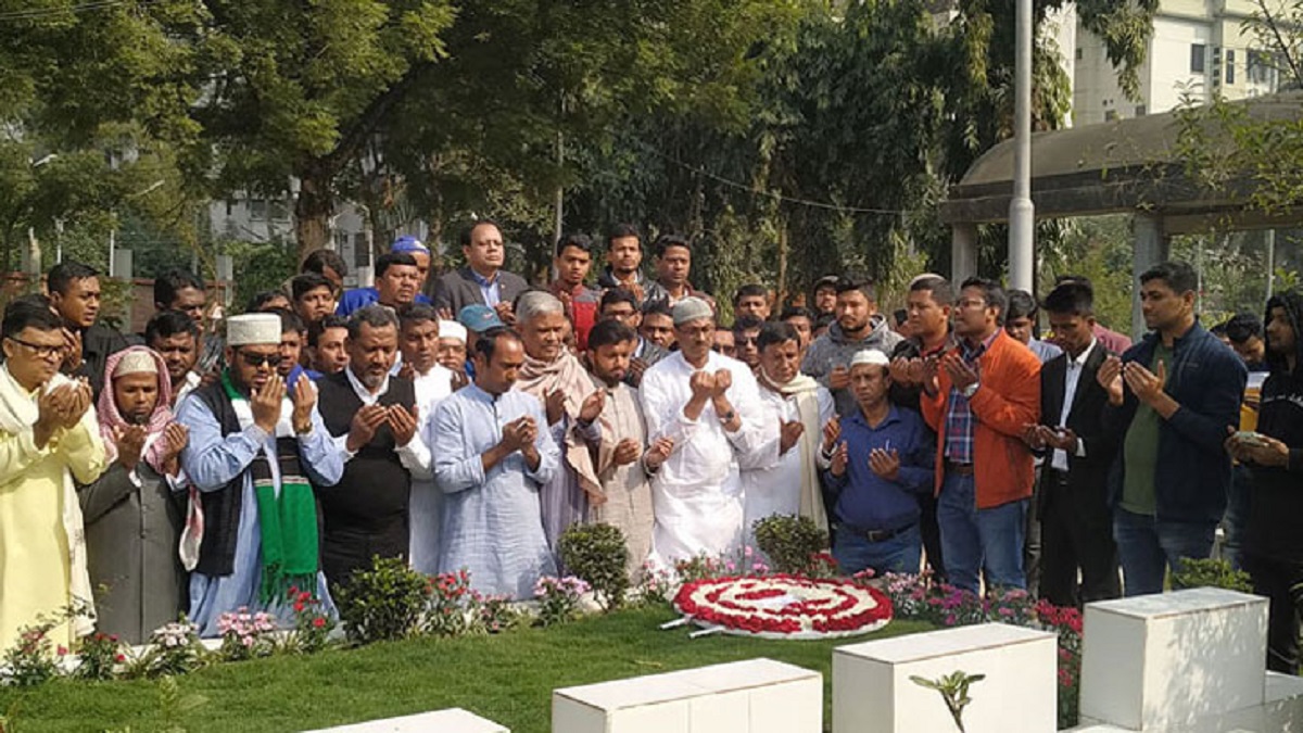 মেয়র আনিসের কবর জিয়ারত করলেন তাবিথ-ইশরাক