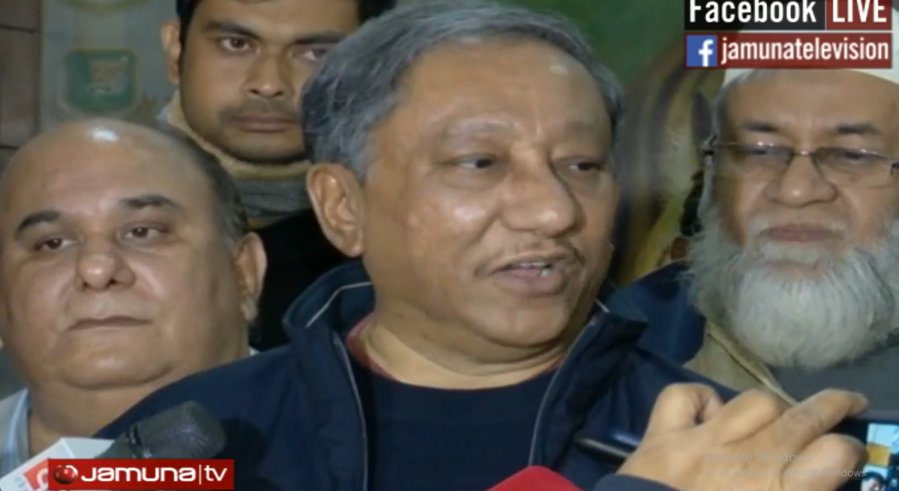 পাকিস্তান সিরিজ নিয়ে এখনও দোলাচলে বিসিবি; যেতে চান না মুশফিক