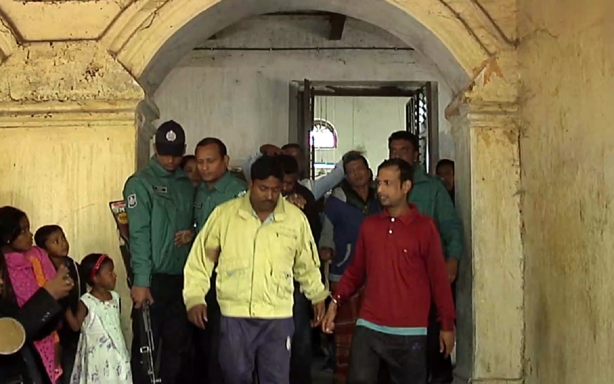 দশ বছরের শিশুকে ধর্ষণ ও হত্যা মামলায় দুই জনের মৃত্যুদণ্ড