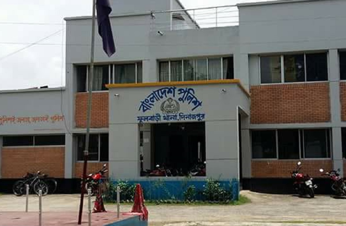 নৈশ প্রহরীর গলাকাটা লাশ উদ্ধার