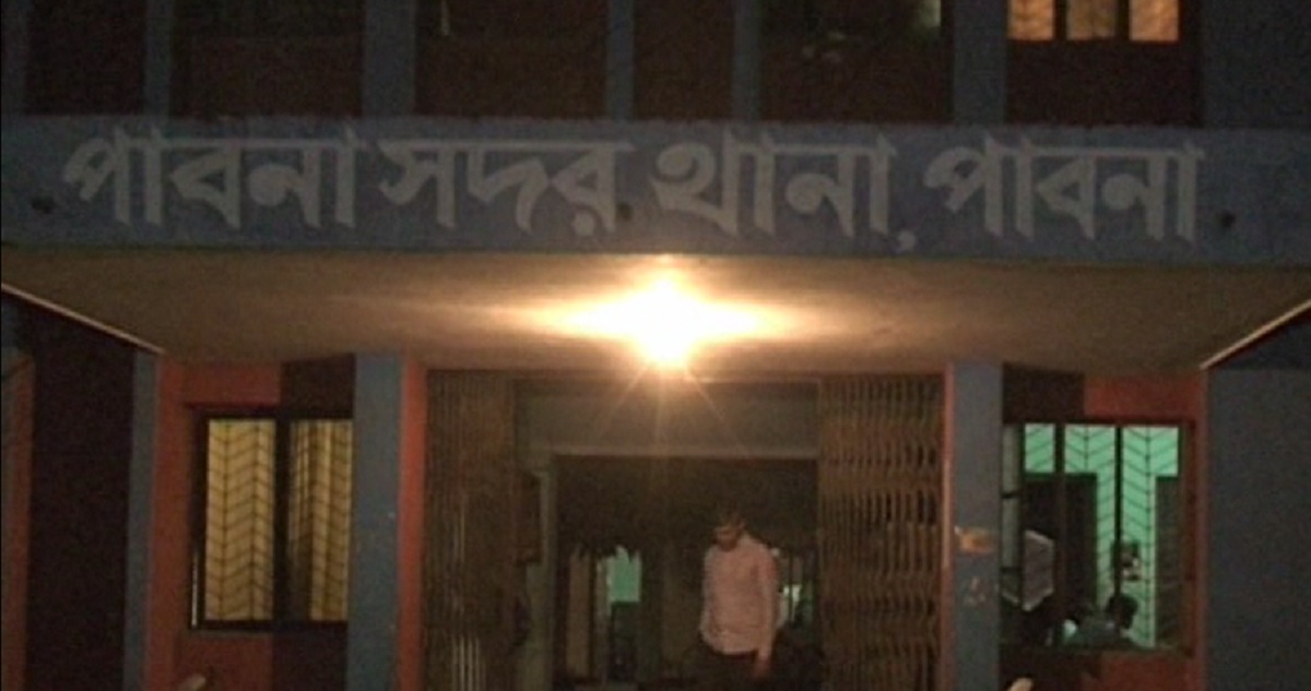 পাবনায় হোসিয়ারী শ্রমিককে কুপিয়ে হত্যা, আটক দুই