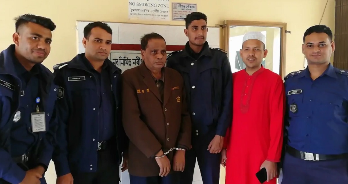 বিদেশি মদসহ মাদক ব্যবসায়ী গ্রেফতার