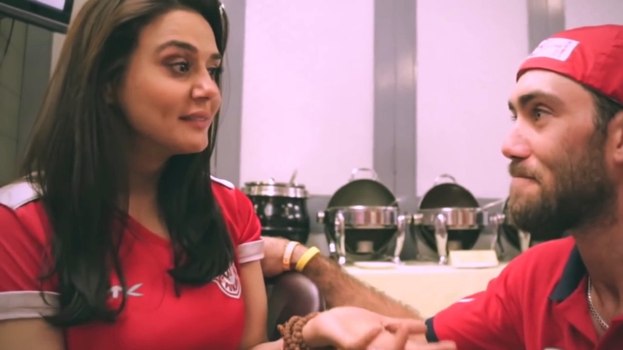 সাড়ে ১০ কোটি রুপি খরচ প্রীতি জিনতার; তবুও পাচ্ছেন না ম্যাক্সওয়েলকে