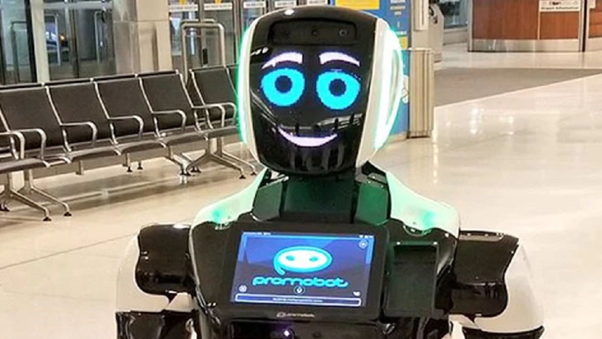 করোনাভাইরাস নিয়ে পরামর্শ দিচ্ছে রোবট