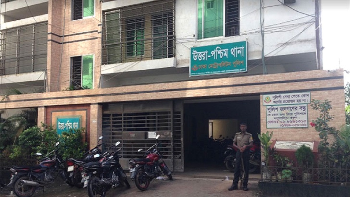 ছাদ থেকে পড়ে কিশোরীর রহস্যজনক মৃত্যু