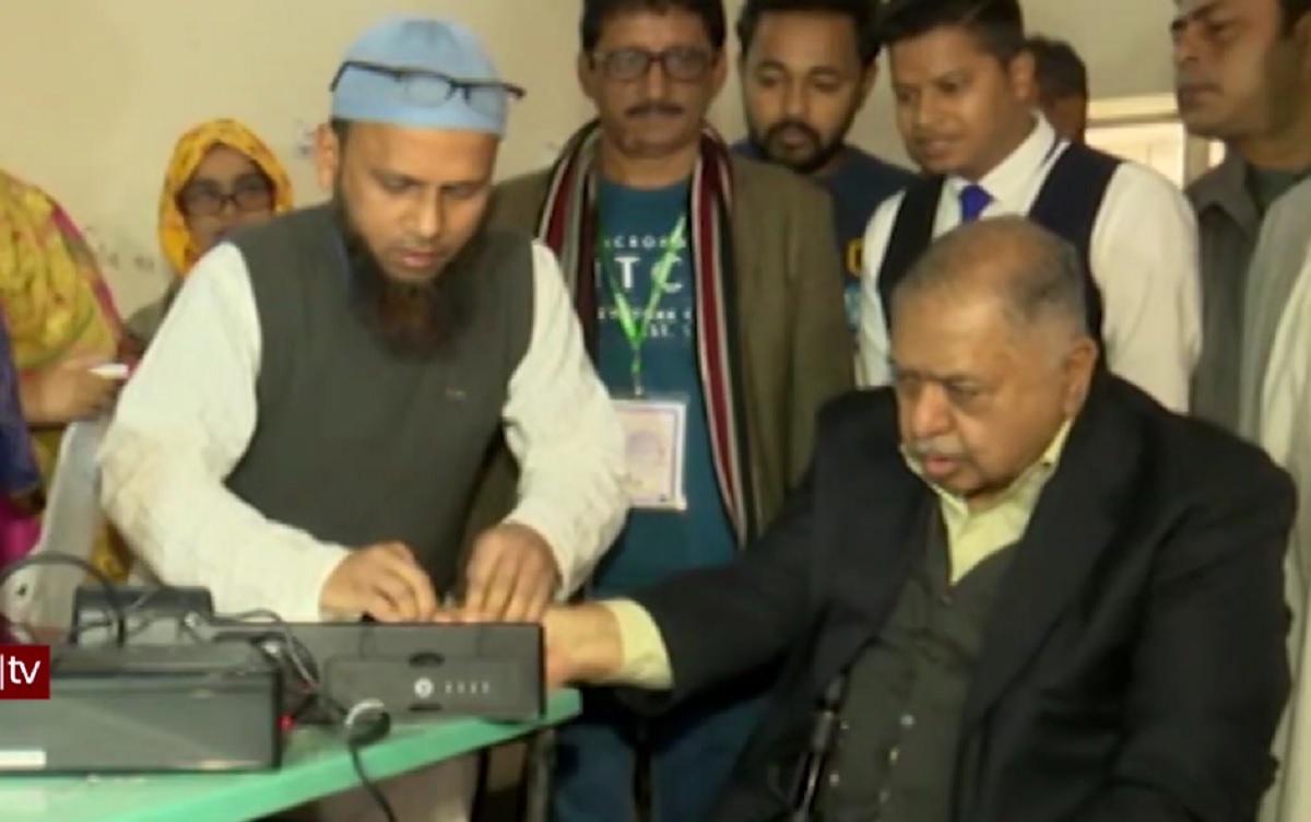 নির্বাচনের ওপর মানুষের আস্থা না থাকায় ভোটার উপস্থিত কম: ড. কামাল