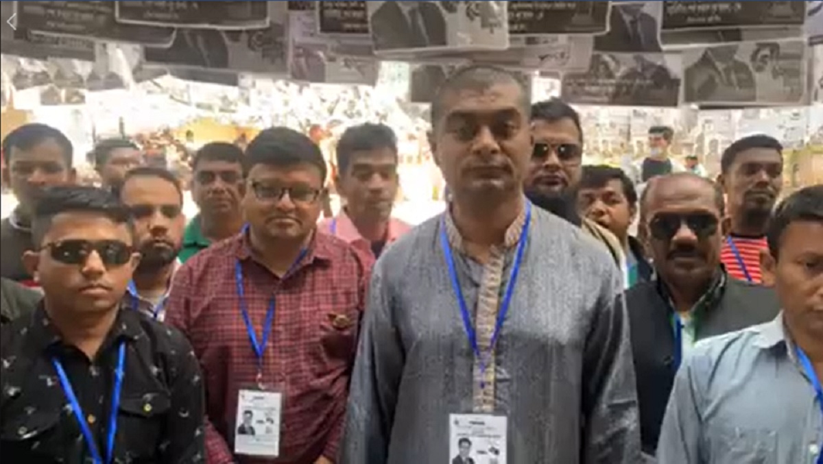 ঢাকা সিটিতে ভোট দিয়েছেন পটুয়াখালীর মেয়র!