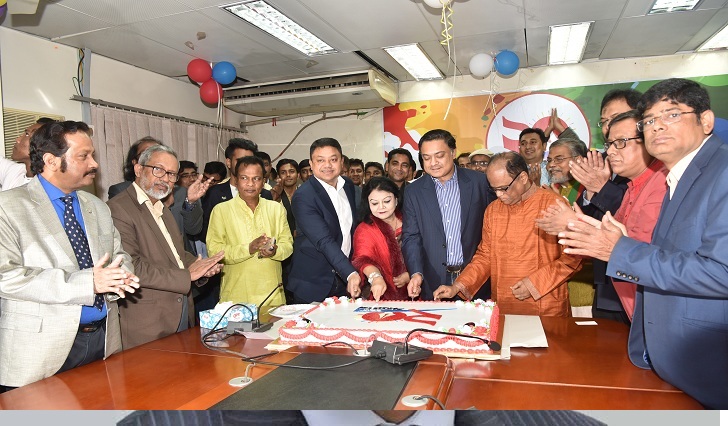 আপোষহীন পথচলার ২০ বছর পার করলো যুগান্তর