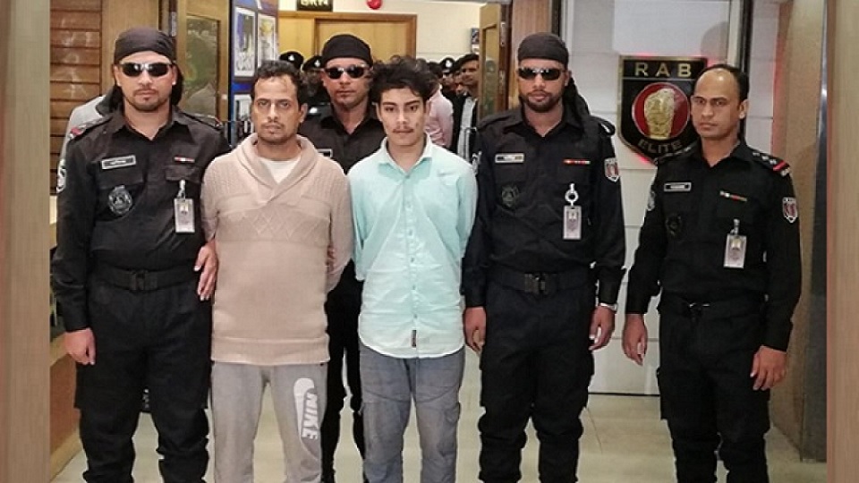 ফেসবুক আইড হ্যাক করে চাঁদা আদায়ের অভিযোগে আটক ২