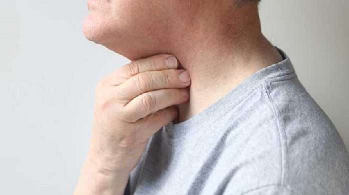 গলায় কি মাছের কাঁটা বিঁধেছে?