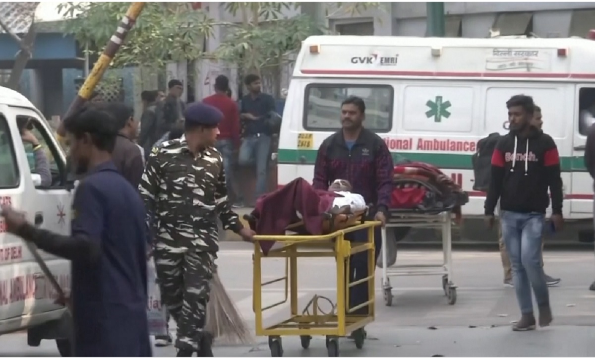 দিল্লিতে চলমান সংঘাতে নিহতের সংখ্যা বেড়ে ৪২