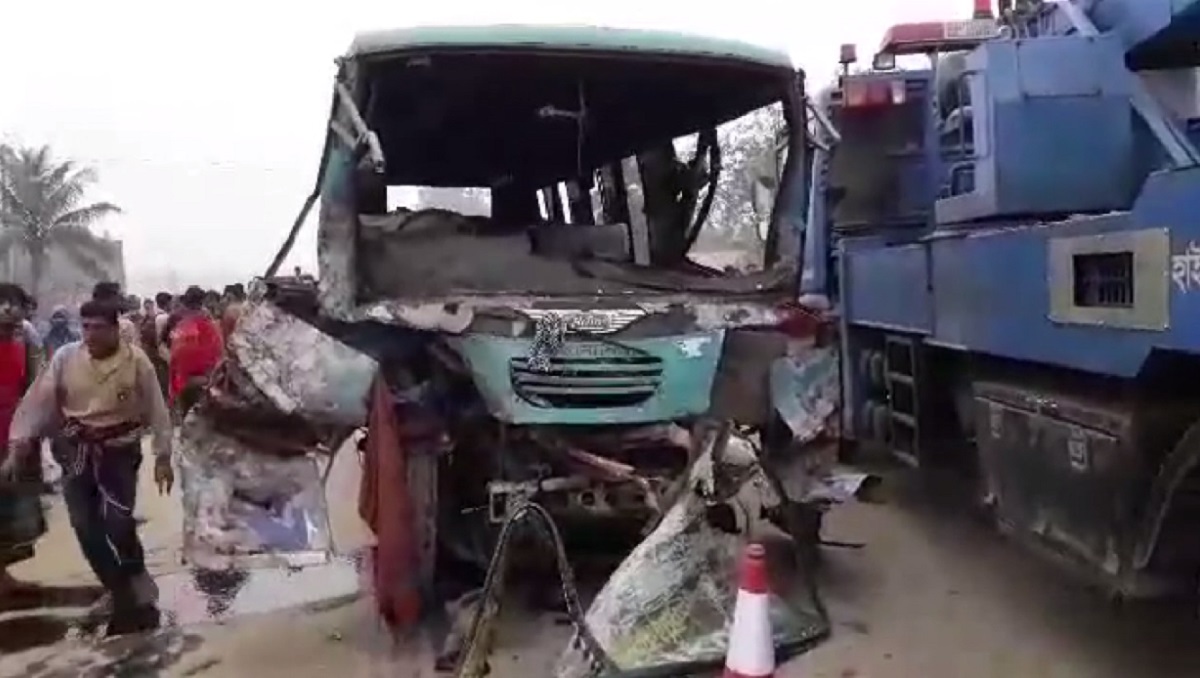 সিরাজগঞ্জে পৃথক সড়ক দুর্ঘটনায় নিহত ৩