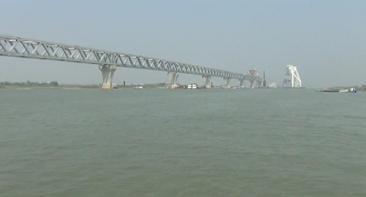 পদ্মা সেতুতে বসলো ২৪ তম স্প্যান, দৃশ্যমান ৩৬০০ মিটার