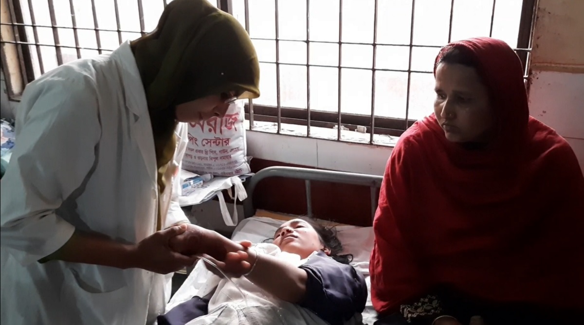 নকলে সহযোগিতা না করায় পরীক্ষার্থীদের ওপর হামলা