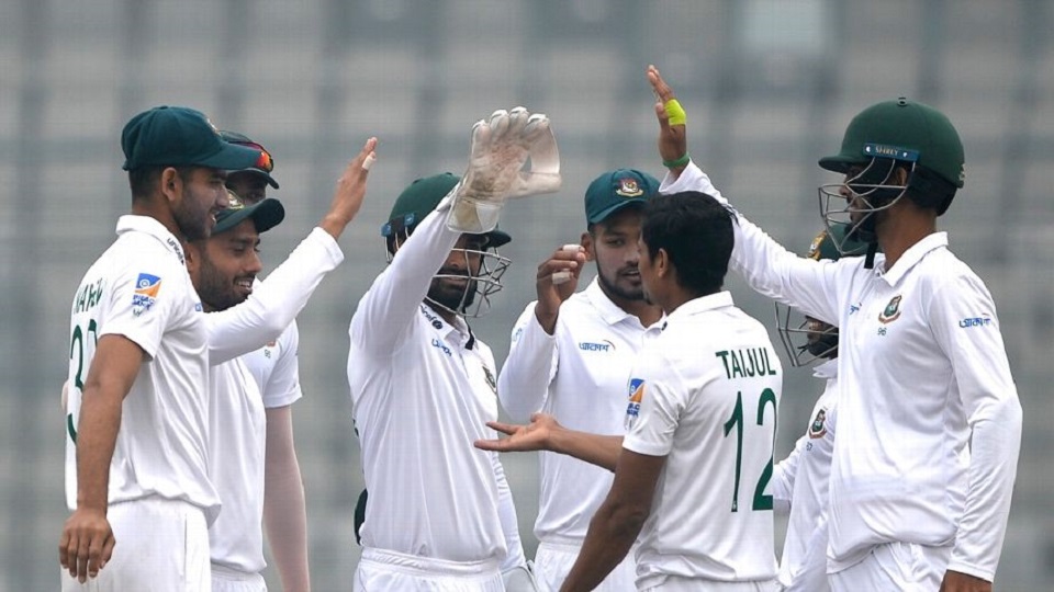 জয়ের জন্য বাংলাদেশের প্রয়োজন আর মাত্র ১ উইকেট