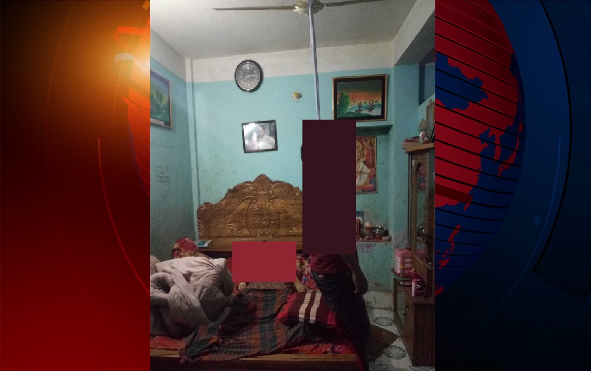 স্ত্রীর লাশ খাটে, ফ্যানের সাথে ঝুলছে মৃত স্বামী