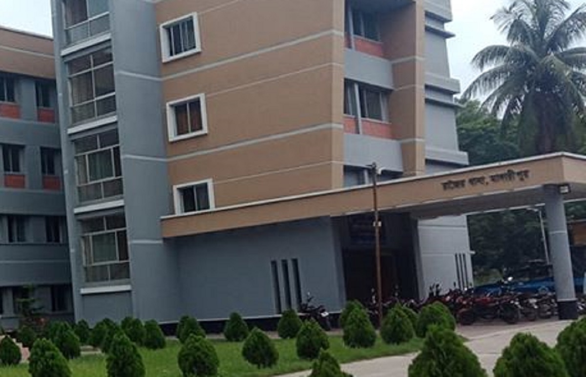 প্রাইভেট পড়ানো শেষে ছাত্রীর শ্লীলতাহানি, শিক্ষক আটক