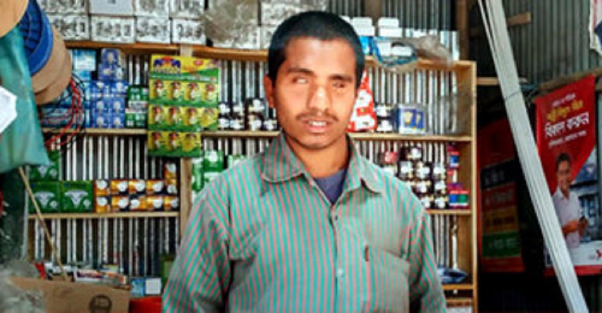 সবার মোবাইল নম্বর মুখস্থ, নাম বললেই টাকা পাঠান অন্ধ যুবক