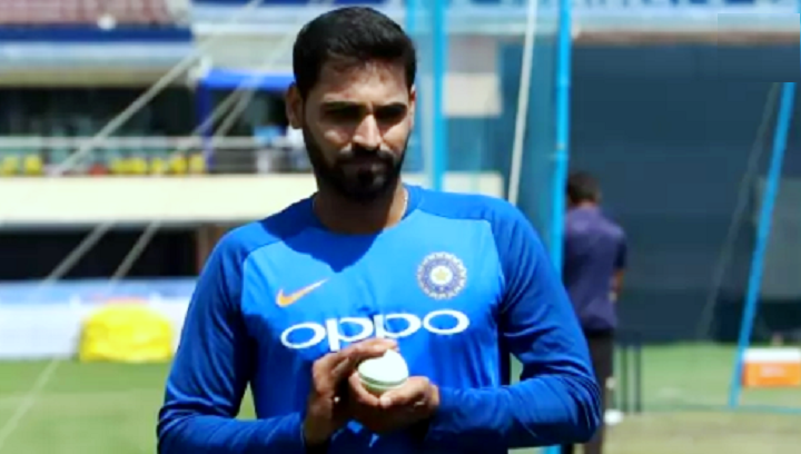 বলে থুতু না লাগানোর পরামর্শ ভারতীয় ক্রিকেট বোর্ডের