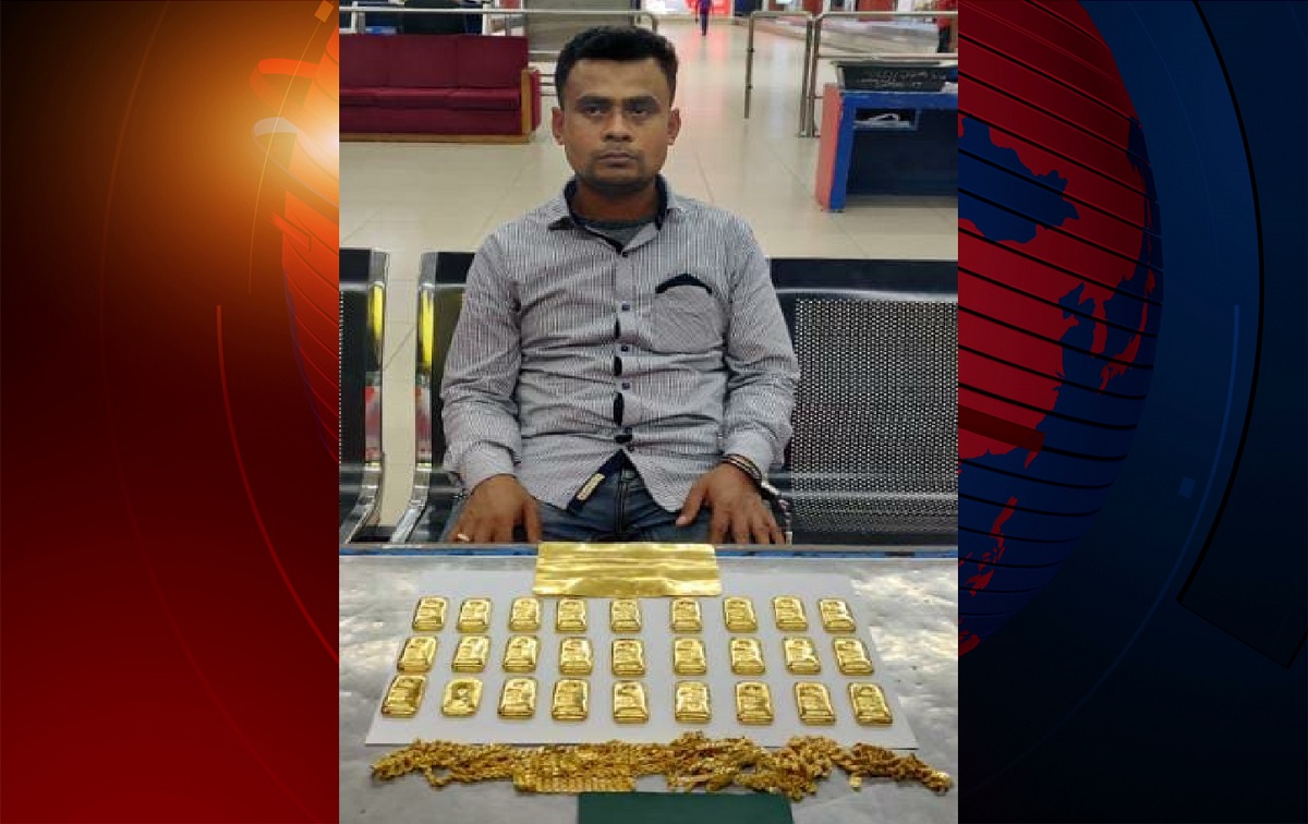 বিমানবন্দরে ৩ কেজি স্বর্ণসহ যাত্রী আটক