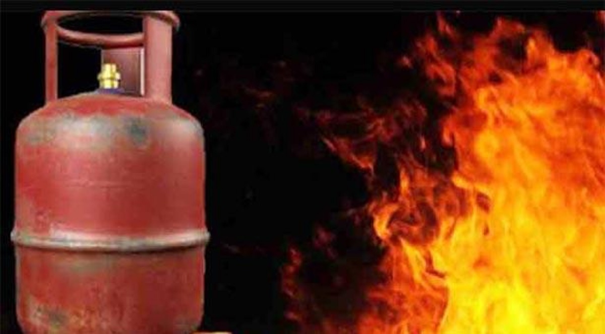 রংপুরে সিলিন্ডার বিস্ফোরণে দগ্ধ গৃহবধূর মৃত্যু