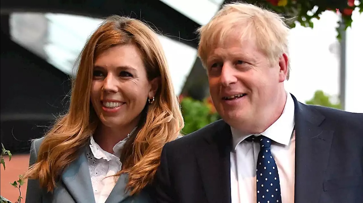 অন্তঃসত্ত্বা বান্ধবীকে বিয়ে করছেন ব্রিটিশ প্রধানমন্ত্রী