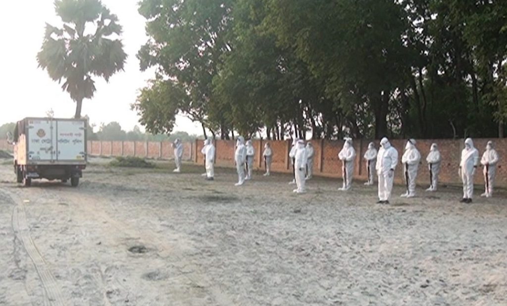 করোনায় মৃত পুলিশ সদস্য আশিককে রাষ্ট্রীয় মর্যাদায় দাফন