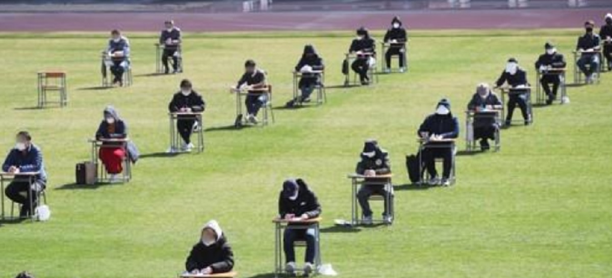 করোনার মধ্যেই দক্ষিণ কোরিয়ায় অভিনব কায়দায় নিয়োগ পরীক্ষা