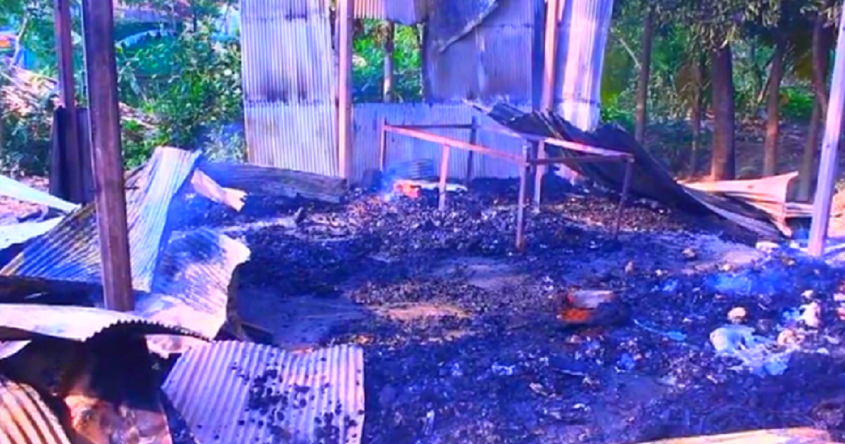 নোয়াখালীর সোনাইমুড়ীতে সন্ত্রাসী হামলায় নিহত ১, দোকানে আগুন