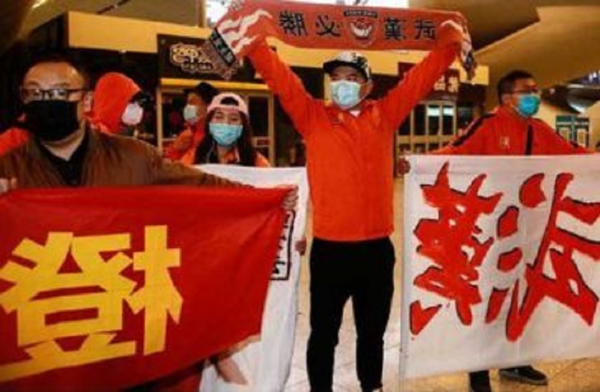 নিজ শহরে ফিরলেন উহানের ফুটবলাররা