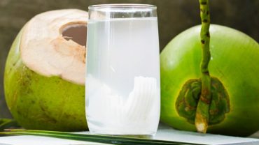 ইফতারে প্রাণ জুড়াবে ডাব পুদিনার শরবত