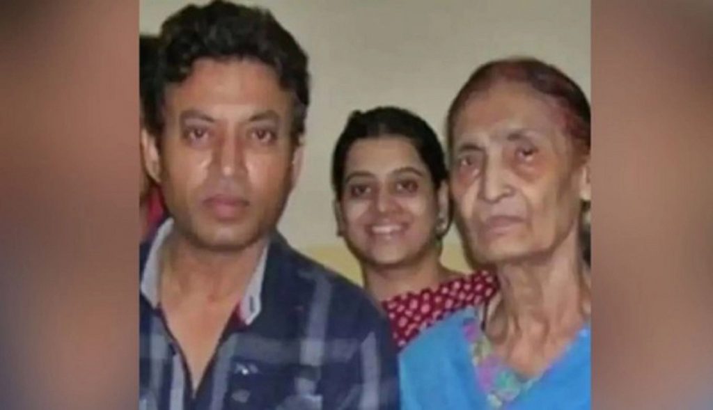 মায়ের মৃত্যুর পর ইরফানও চলে গেলেন