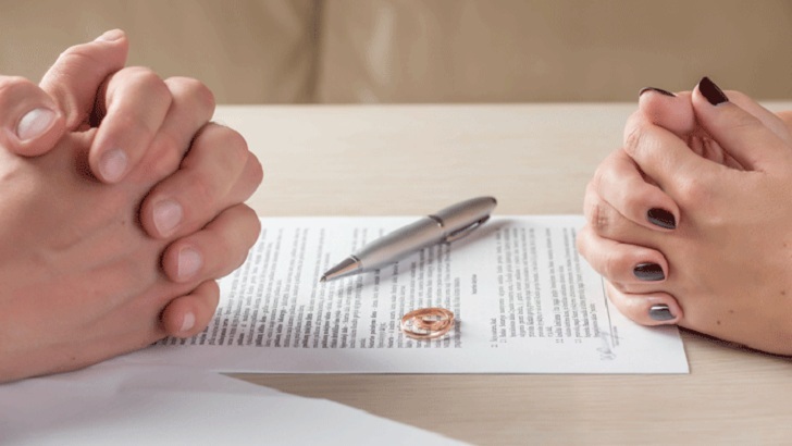 লকডাউনে বিয়েও না, বিচ্ছেদও না!