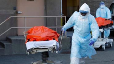 ‘লাশ গোনা ছেড়ে দিয়েছি’; মৃত্যুপুরীর অভিজ্ঞতা জানালেন যুগল