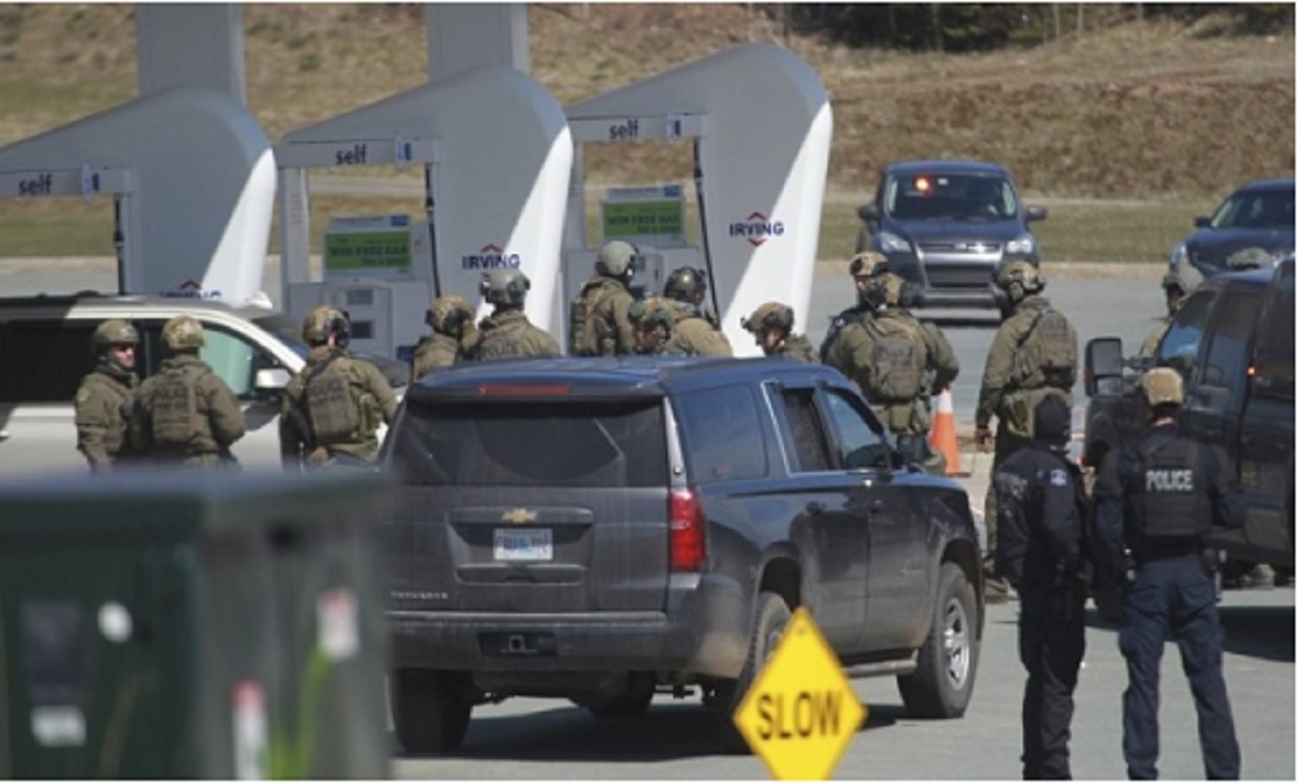 কানাডায় পুলিশ ছদ্মবেশী বন্দুকধারীর গুলিতে নিহত ১৬