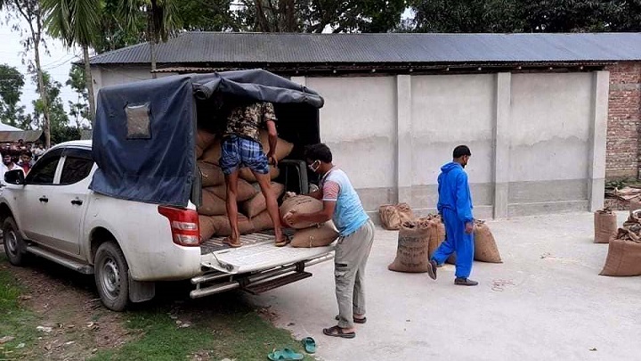 রংপুরের কাউনিয়ায় ২৭৯০ কেজি চাল সহ যুবলীগ নেতা গ্রেফতার