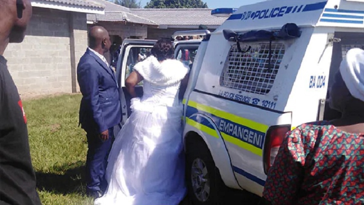 লকডাউন ভেঙে বিয়ে, বর-কনেসহ অতিথিরা গ্রেফতার