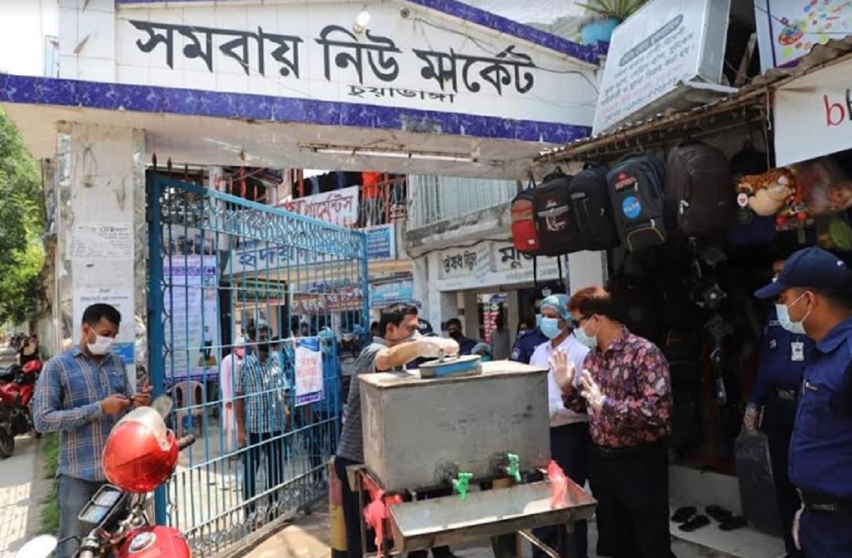 স্বাস্থ্যবিধি না মানায় তিন জেলায় দোকান-মার্কেট বন্ধের নির্দেশ