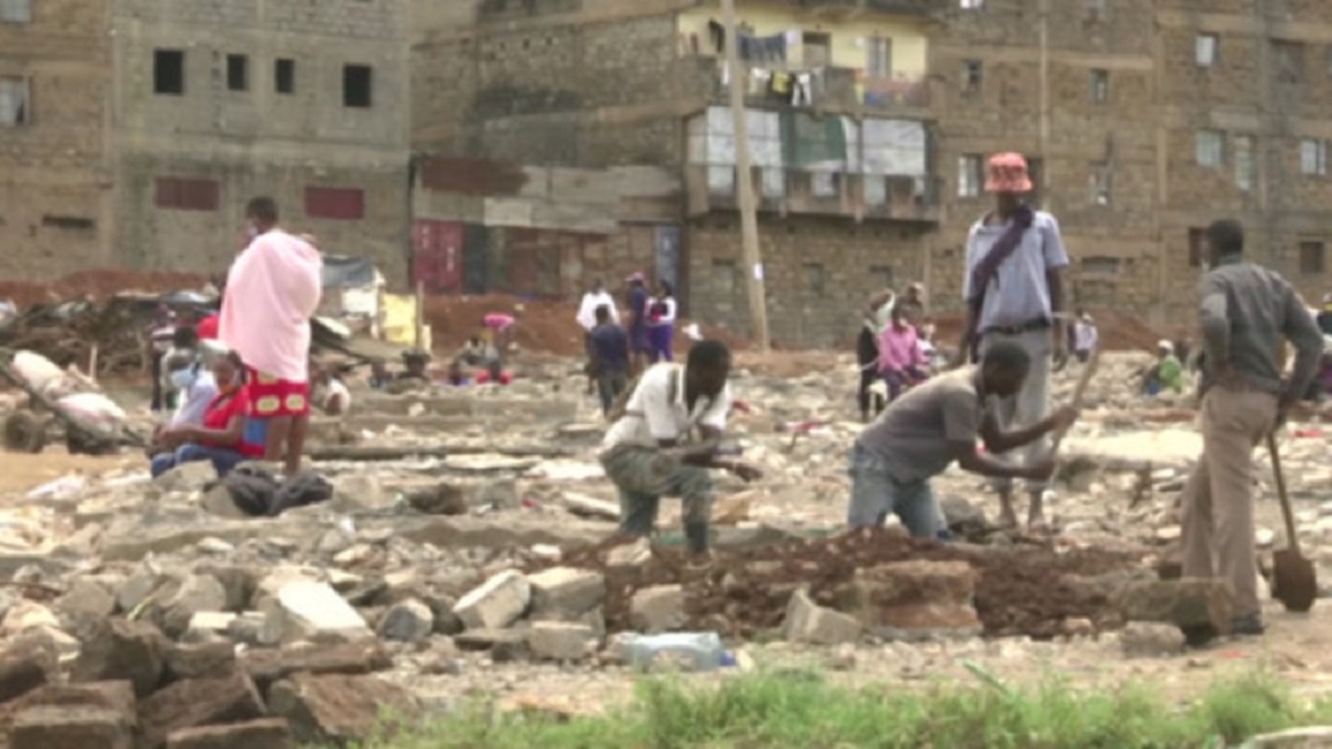 করোনা সংক্রমণ ঠেকাতে কেনিয়ায় বস্তি উচ্ছেদ
