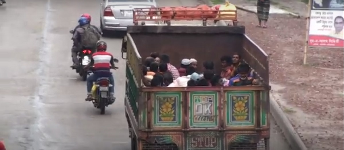 করোনা ঝুঁকি নিয়েই রাজধানীতে ফিরছে মানুষ