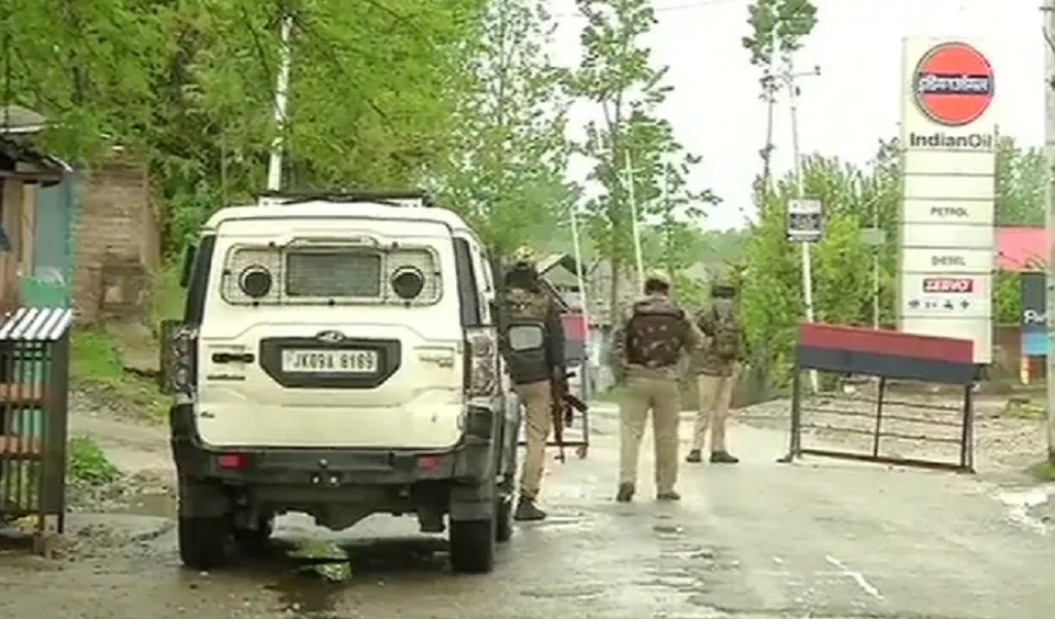 কাশ্মিরে গোলাগুলি, ভারতীয় কর্নেল ও মেজরসহ ৫ সেনা নিহত