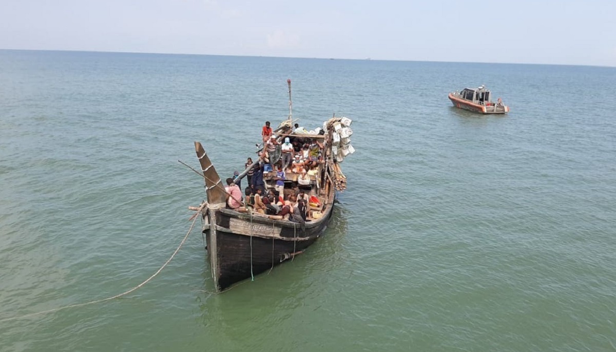 প্রথমবারের মতো ভাসানচরে পাঠানো হলো রোহিঙ্গাদের