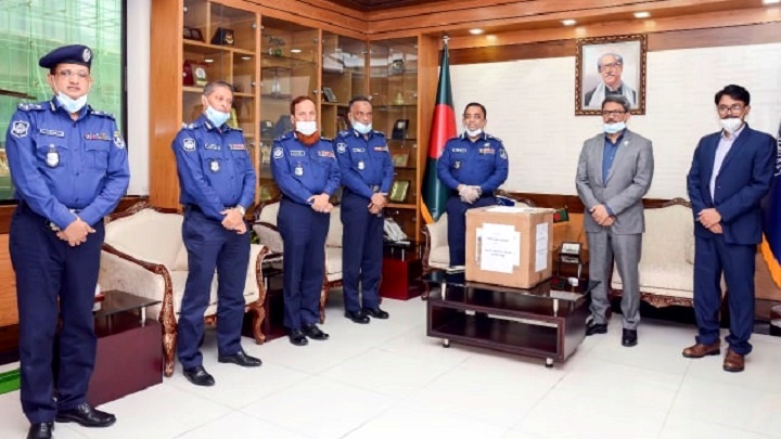 পুলিশ হাসপাতালে ৩টি ভেন্টিলেটর ও এন-৯৫ মাস্ক দিলেন পররাষ্ট্র প্রতিমন্ত্রী