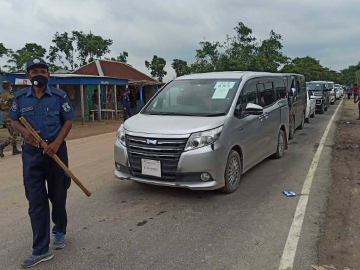 দৌলতদিয়া ঘাটে ঢাকামুখী যাত্রীদের চাপ বেড়েছে দৌলতদিয়া ঘাটে ঢাকামুখী যাত্রীদের চাপ বেড়েছে